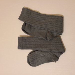 2pr GRAY CALF LENGTH SOCKS